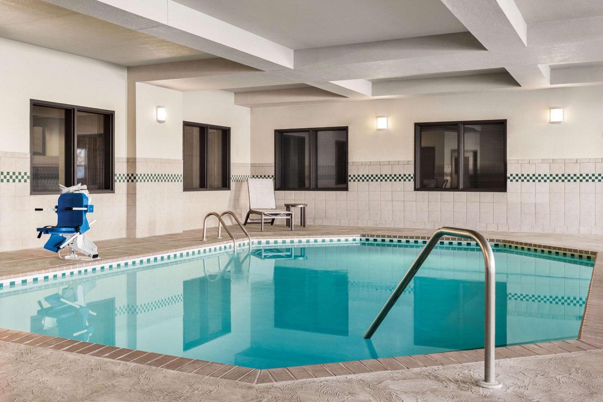 Country Inn & Suites By Radisson, St Cloud East, Mn Сент-Клауд Экстерьер фото